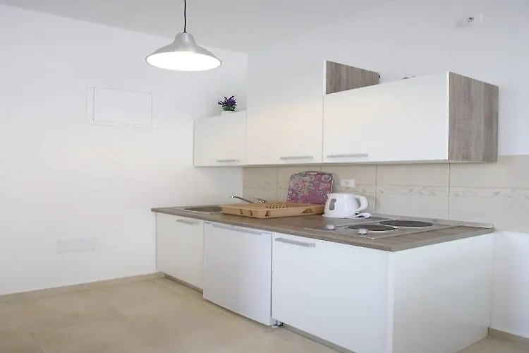 Apartments Kapetan - Two Bedroom Apartment With Terrace Sukošan