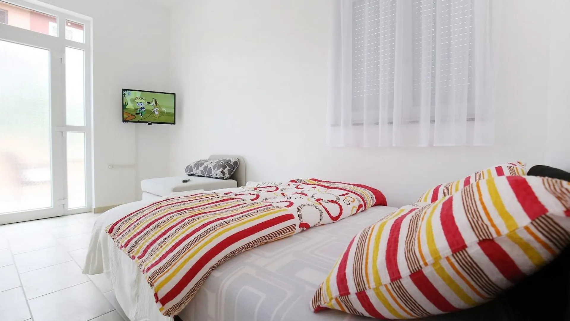 Apartments Kapetan - Two Bedroom Apartment With Terrace Sukošan