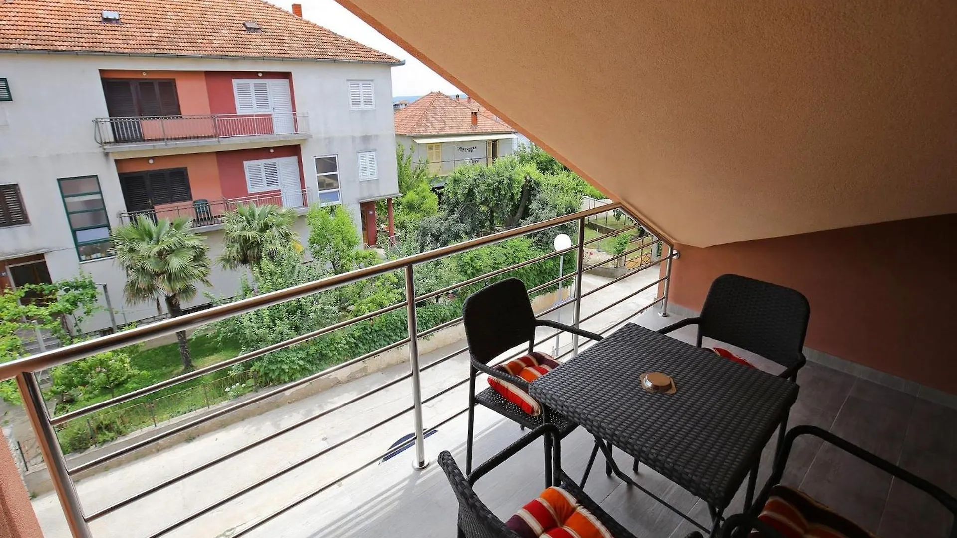 Apartments Kapetan - Two Bedroom Apartment With Terrace Sukošan