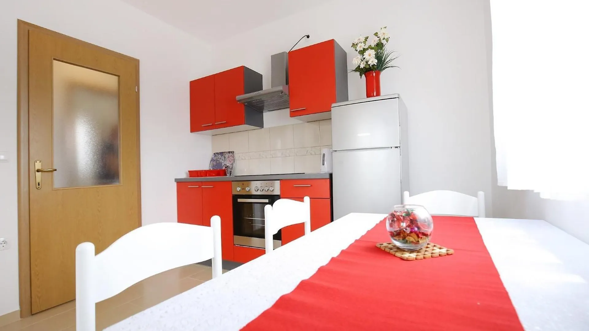 Apartments Kapetan - Two Bedroom Apartment With Terrace Sukošan