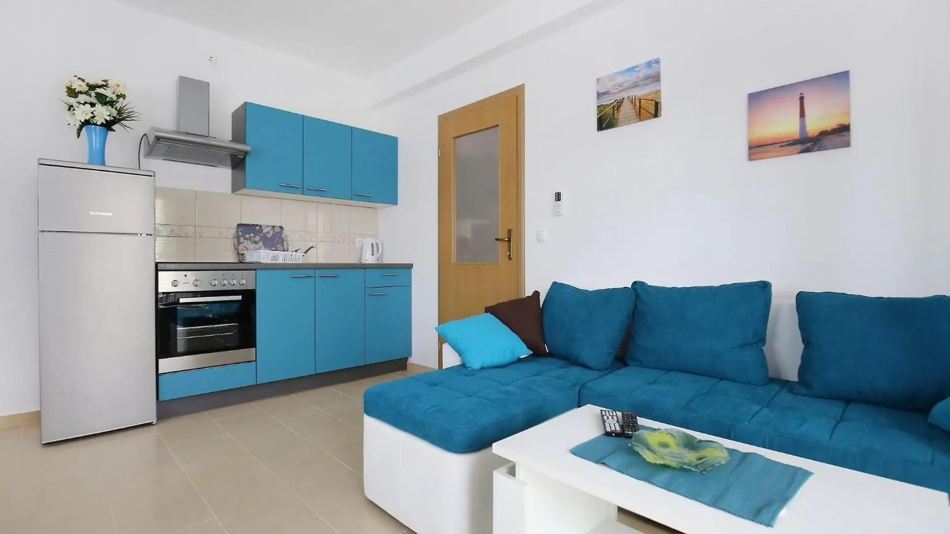 Apartments Kapetan - Two Bedroom Apartment With Terrace Sukošan