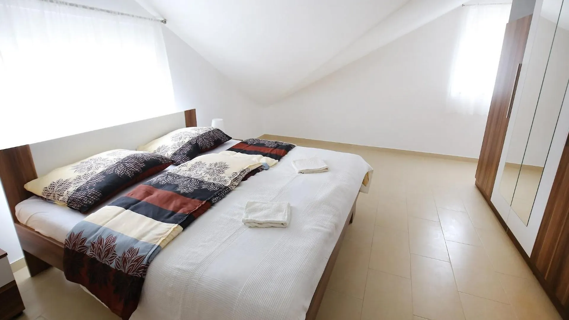 Apartments Kapetan - Two Bedroom Apartment With Terrace Sukošan