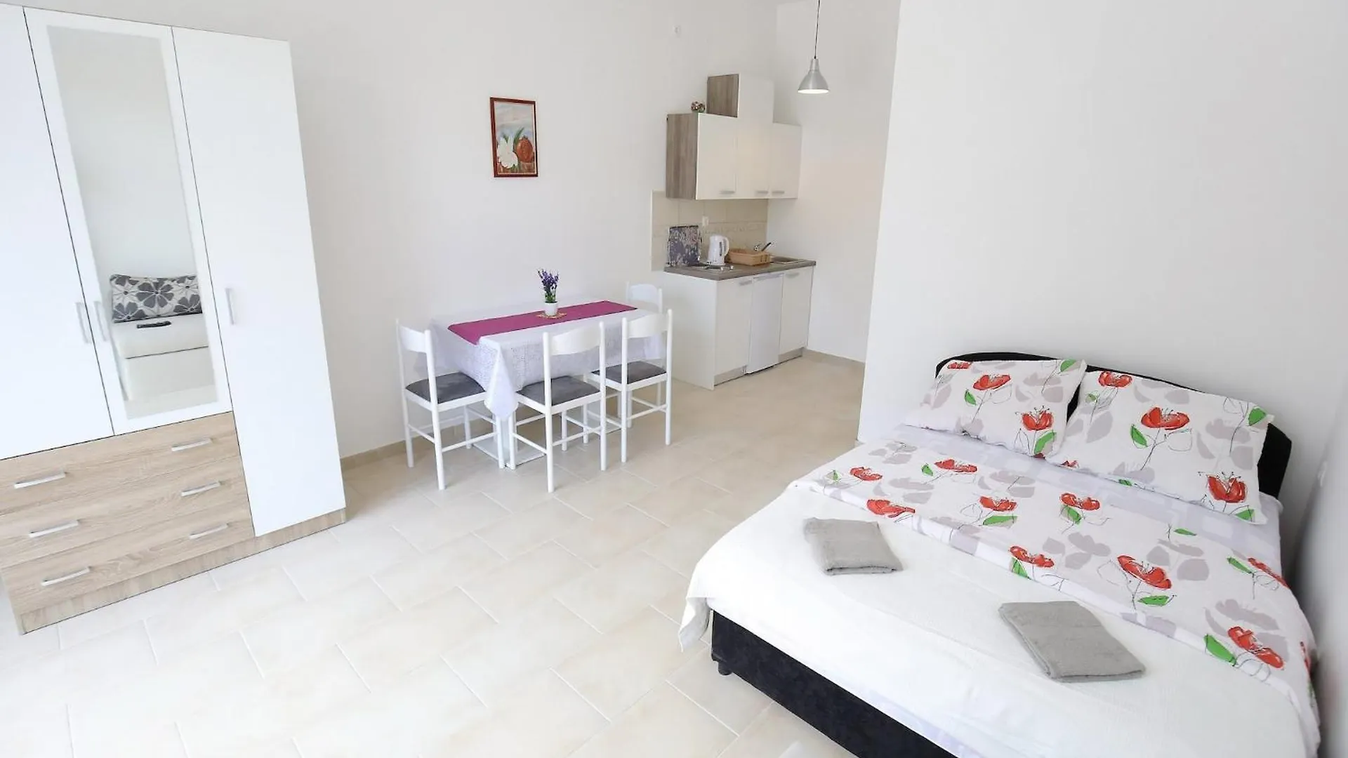 Apartments Kapetan - Two Bedroom Apartment With Terrace Sukošan