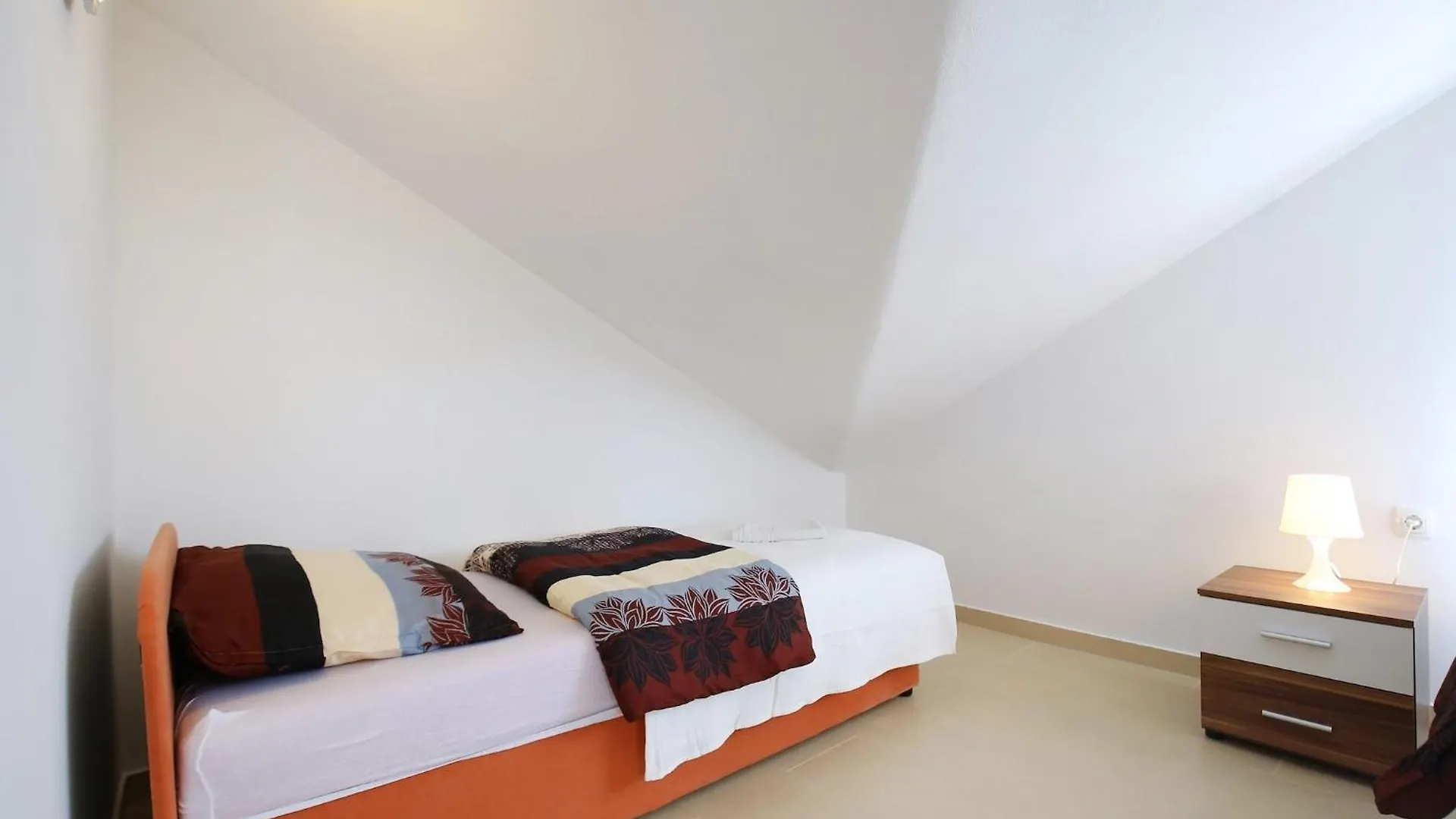 Apartments Kapetan - Two Bedroom Apartment With Terrace Sukošan