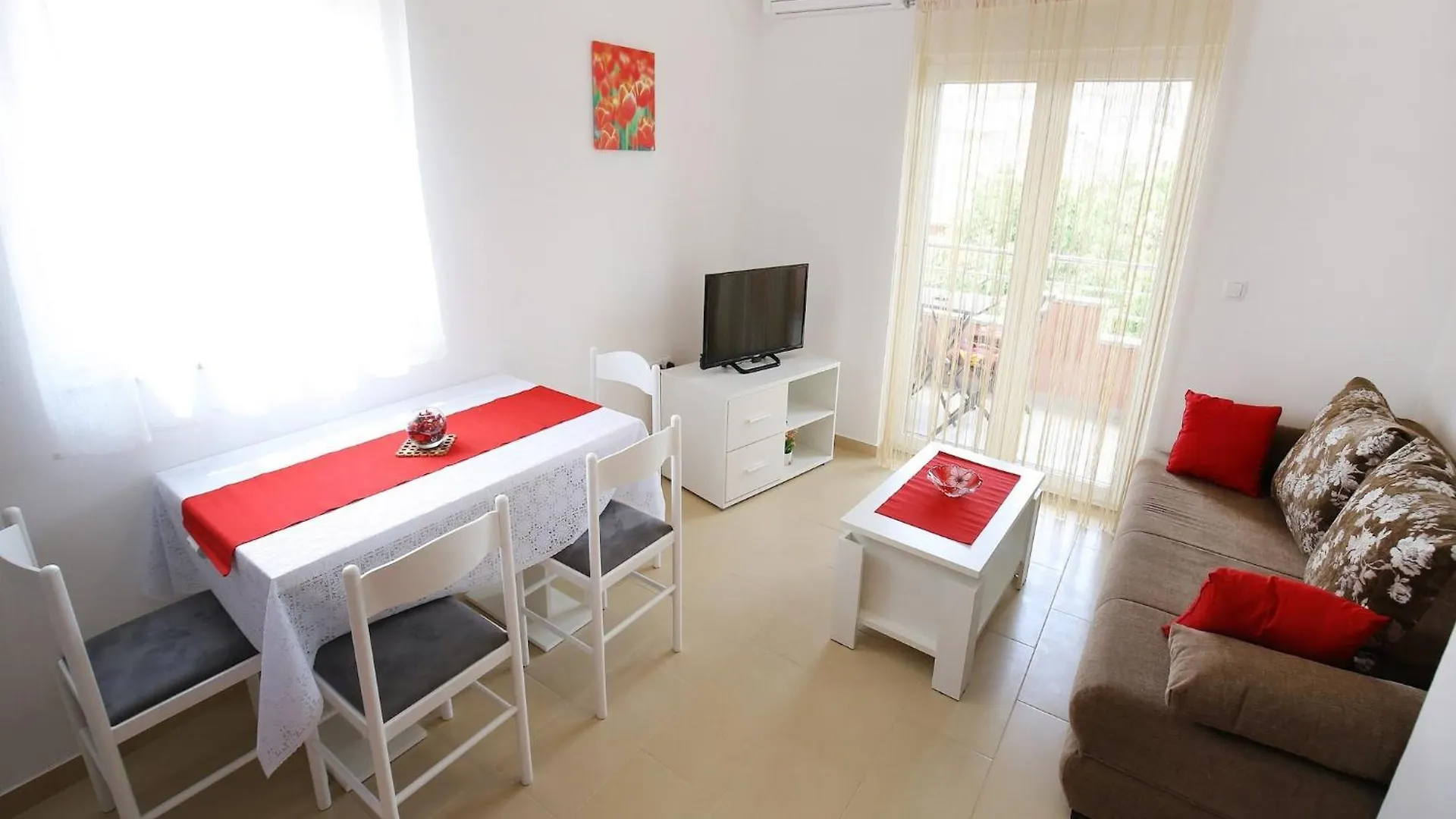 Apartments Kapetan - Two Bedroom Apartment With Terrace Sukošan