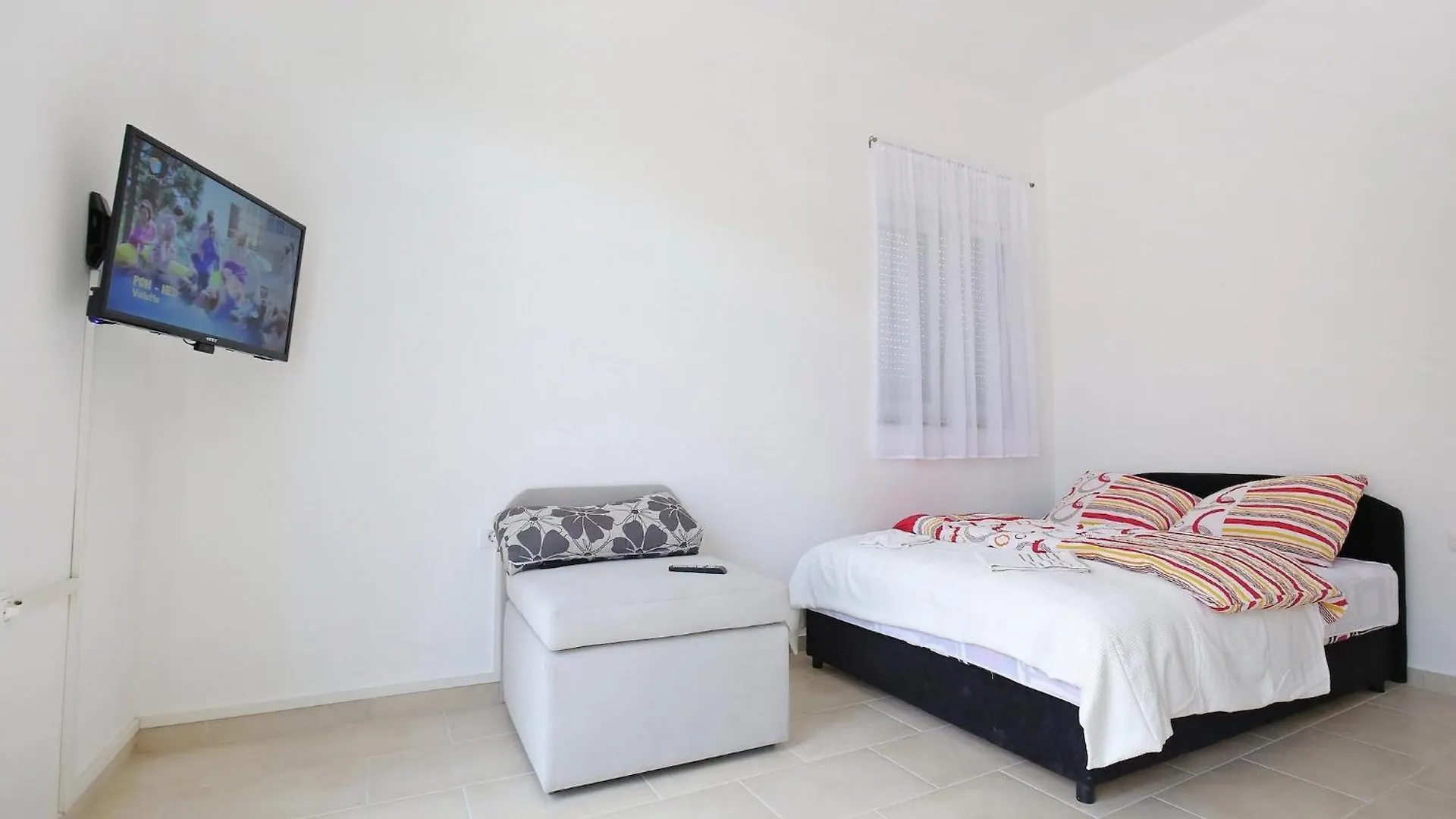 Apartments Kapetan - Two Bedroom Apartment With Terrace Sukošan 0*,
