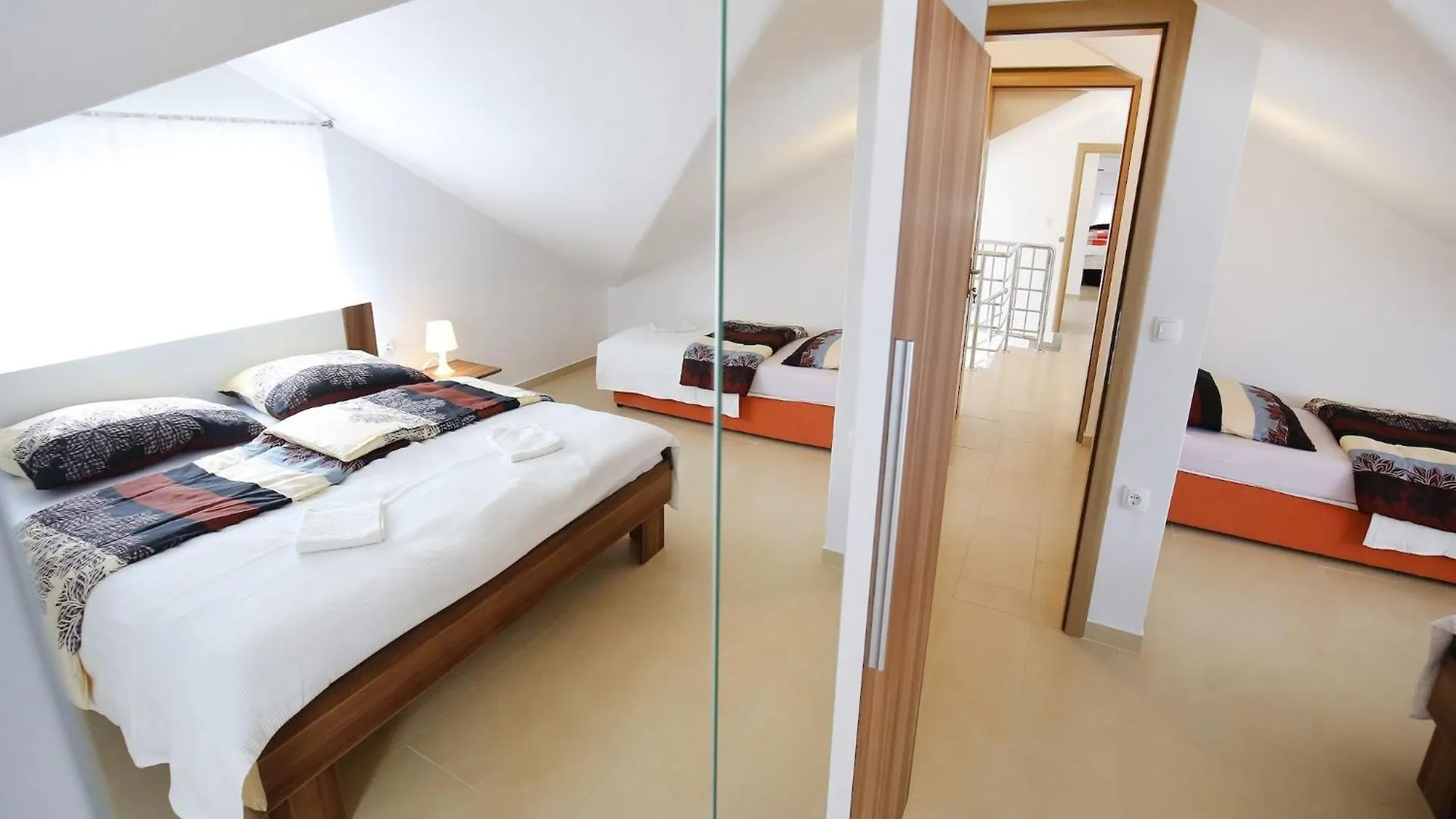 Apartments Kapetan - Two Bedroom Apartment With Terrace Sukošan 克罗地亚