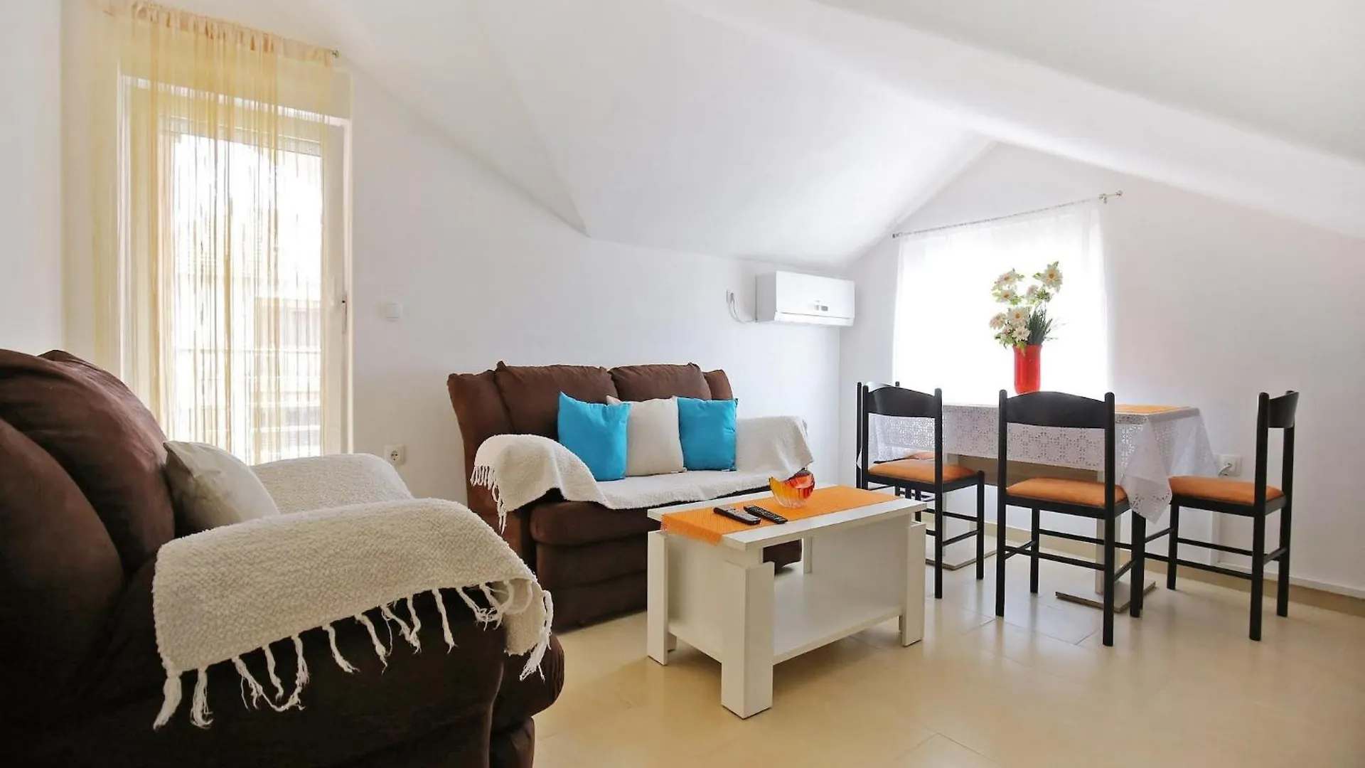 Apartments Kapetan - Two Bedroom Apartment With Terrace Sukošan 0*,  克罗地亚