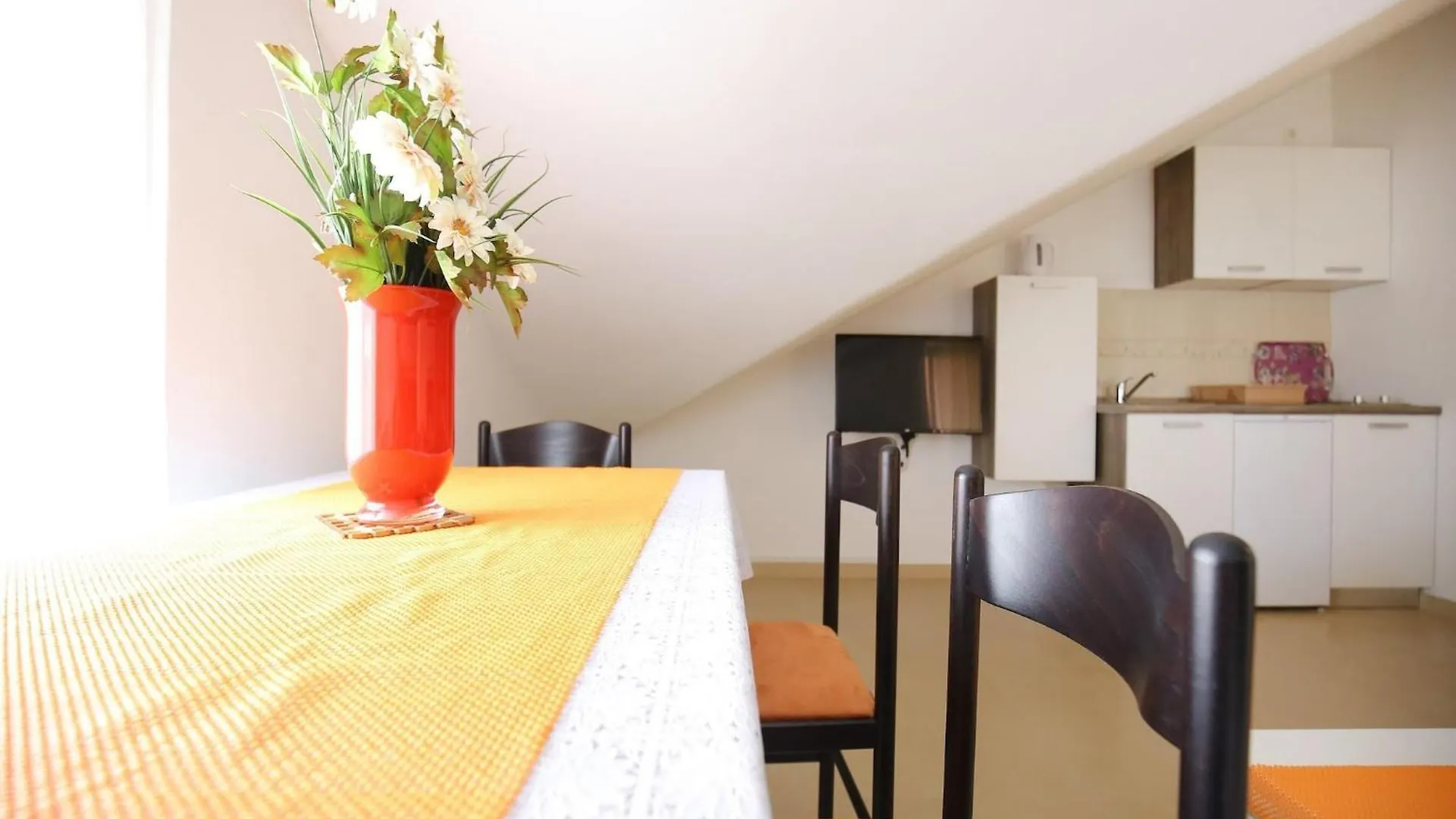 Apartments Kapetan - Two Bedroom Apartment With Terrace Sukošan Chorvatsko