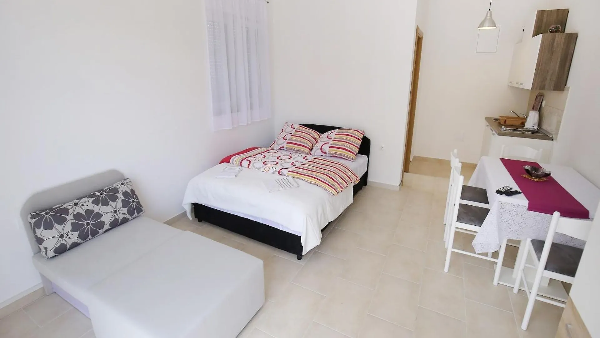 Apartments Kapetan - Two Bedroom Apartment With Terrace Sukošan