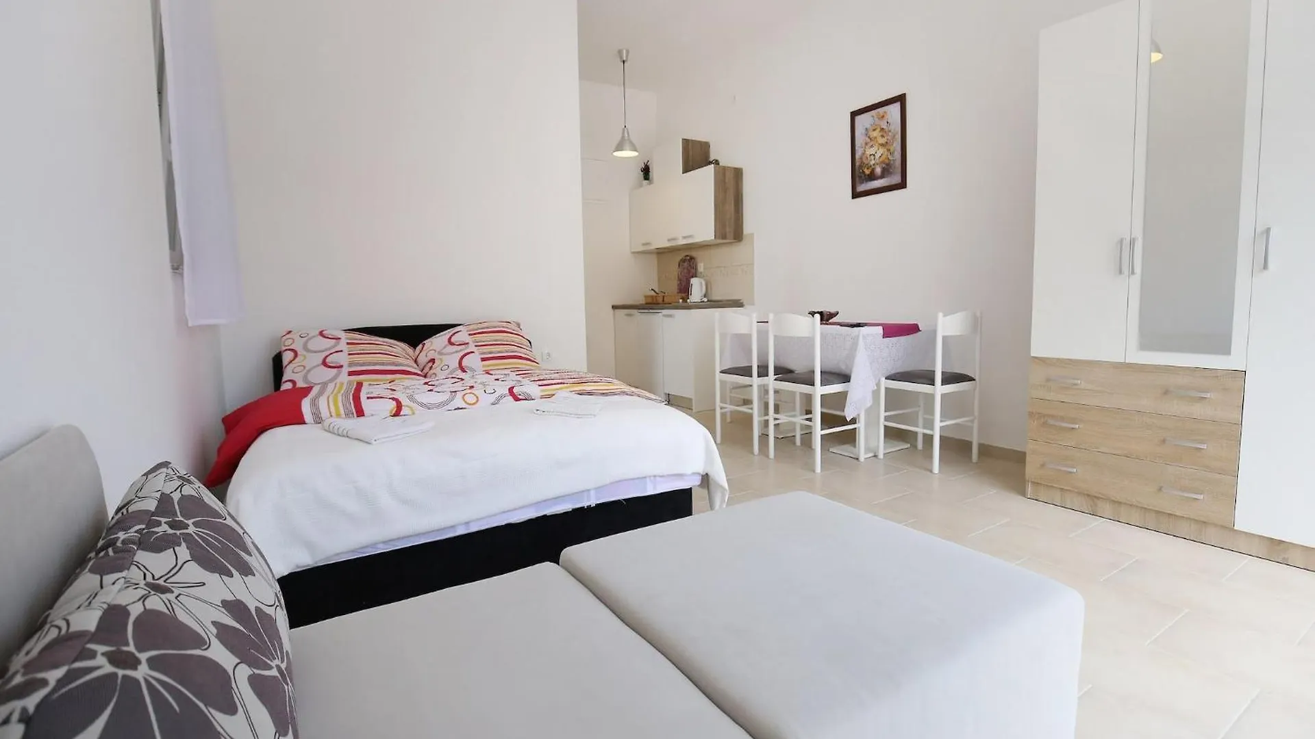 Apartments Kapetan - Two Bedroom Apartment With Terrace Sukošan