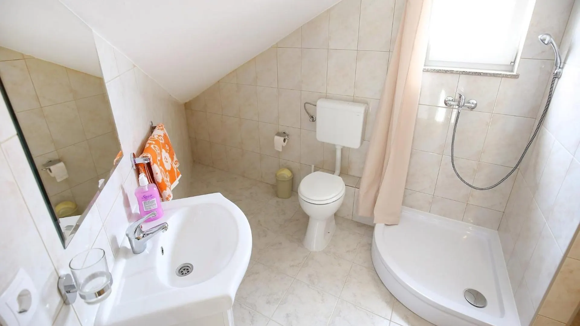 Apartments Kapetan - Two Bedroom Apartment With Terrace Sukošan