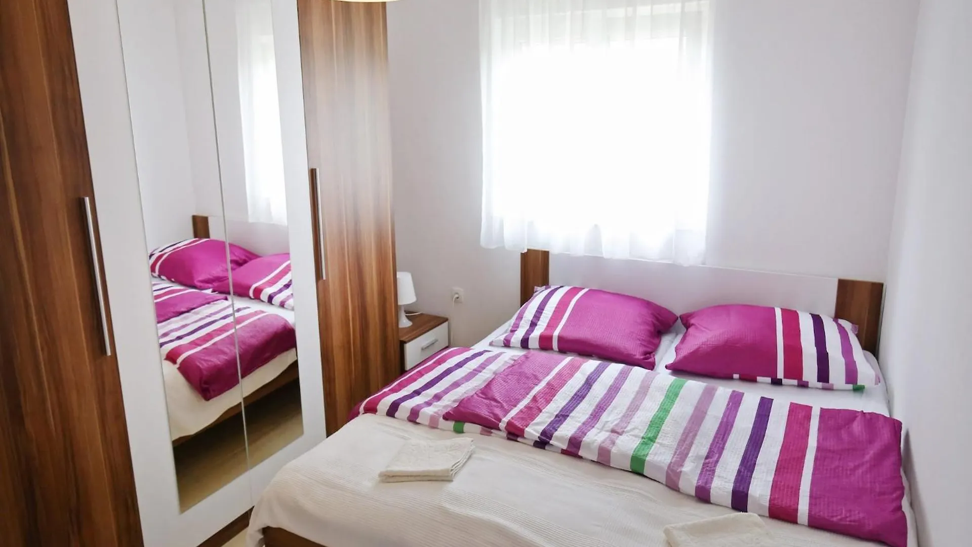 Apartments Kapetan - Two Bedroom Apartment With Terrace Sukošan Chorvatsko