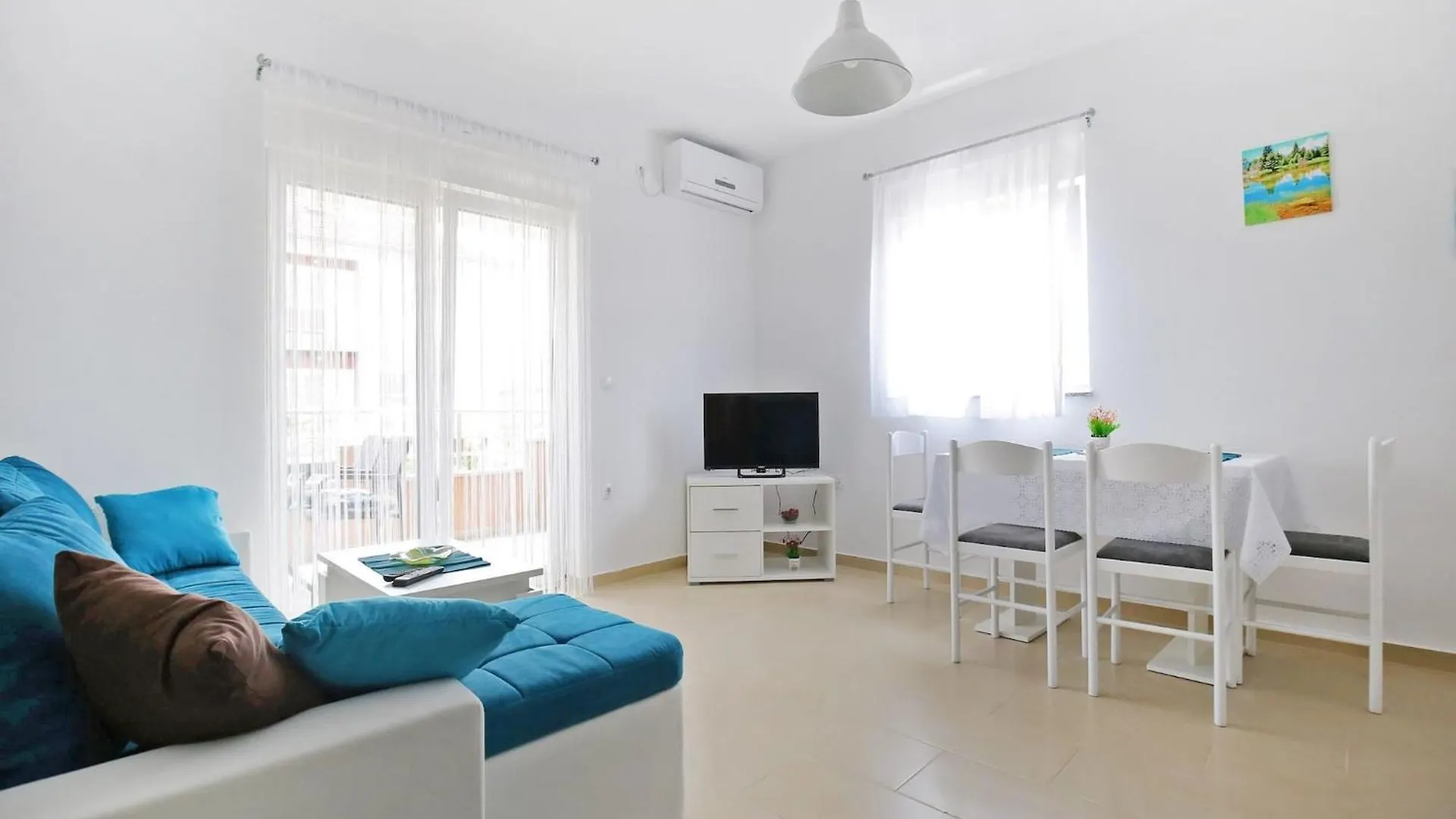 Apartments Kapetan - Two Bedroom Apartment With Terrace Sukošan 0*,  克罗地亚