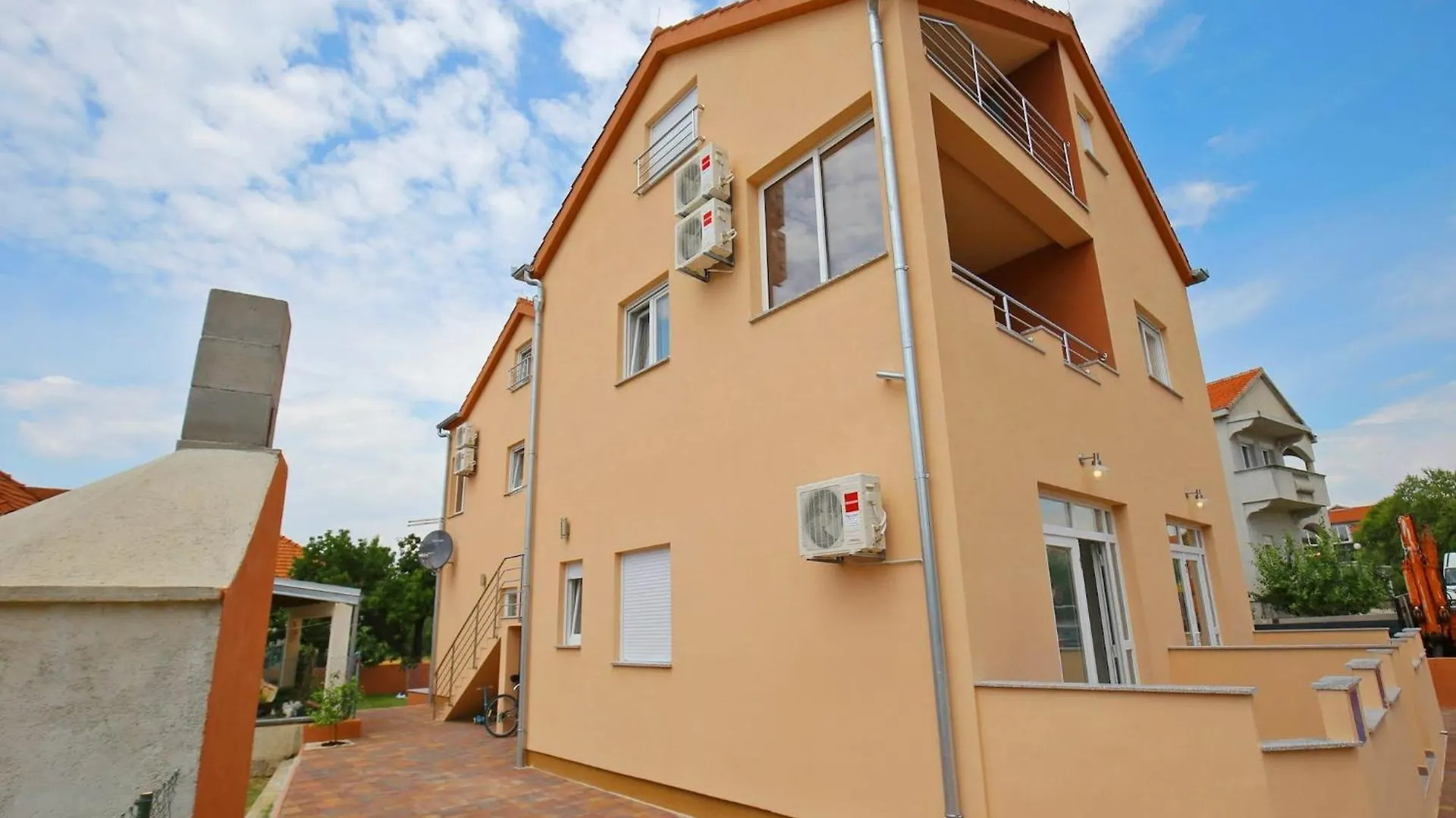 Apartments Kapetan - Two Bedroom Apartment With Terrace Sukošan