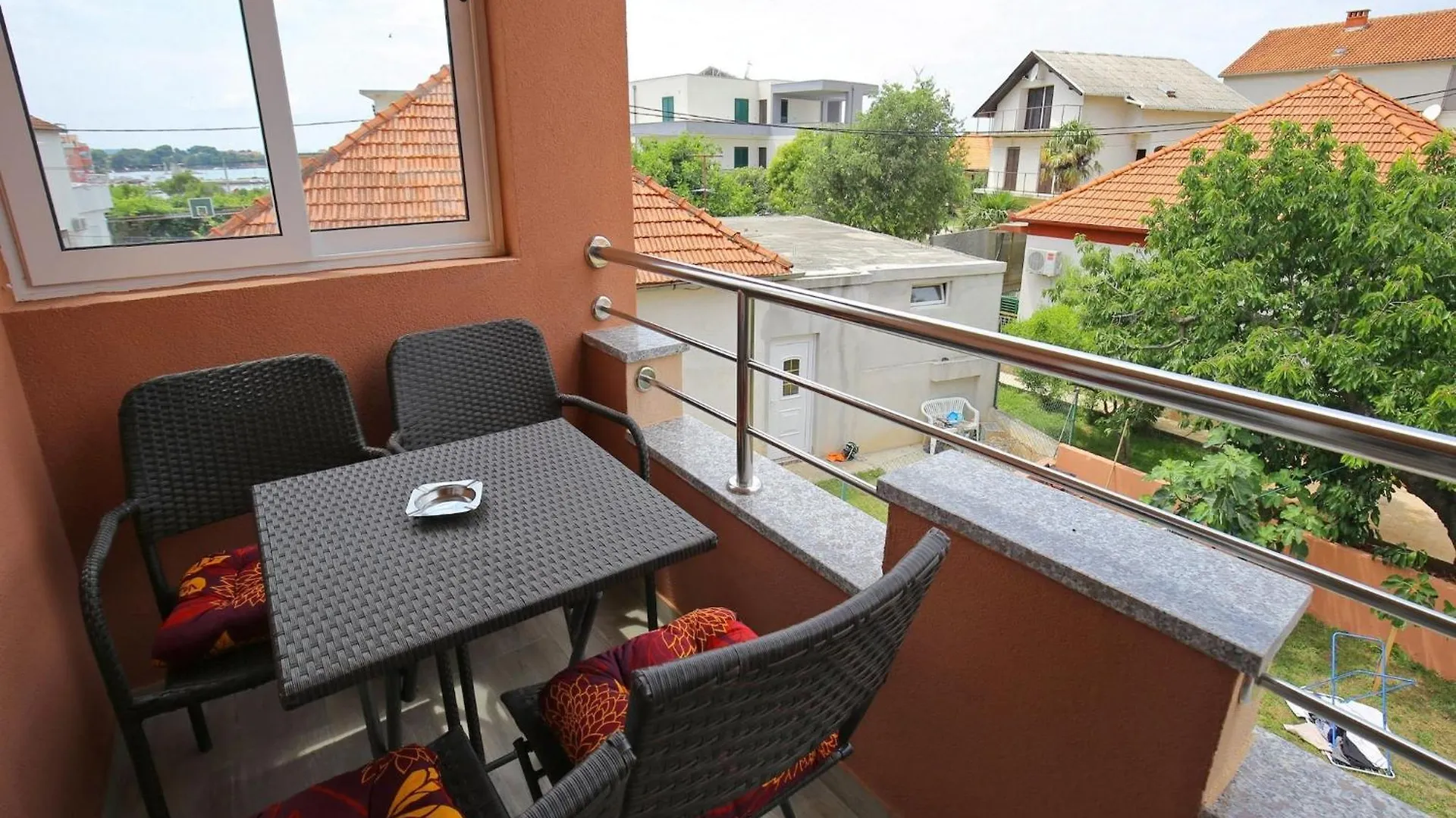 Apartments Kapetan - Two Bedroom Apartment With Terrace Sukošan 0*,