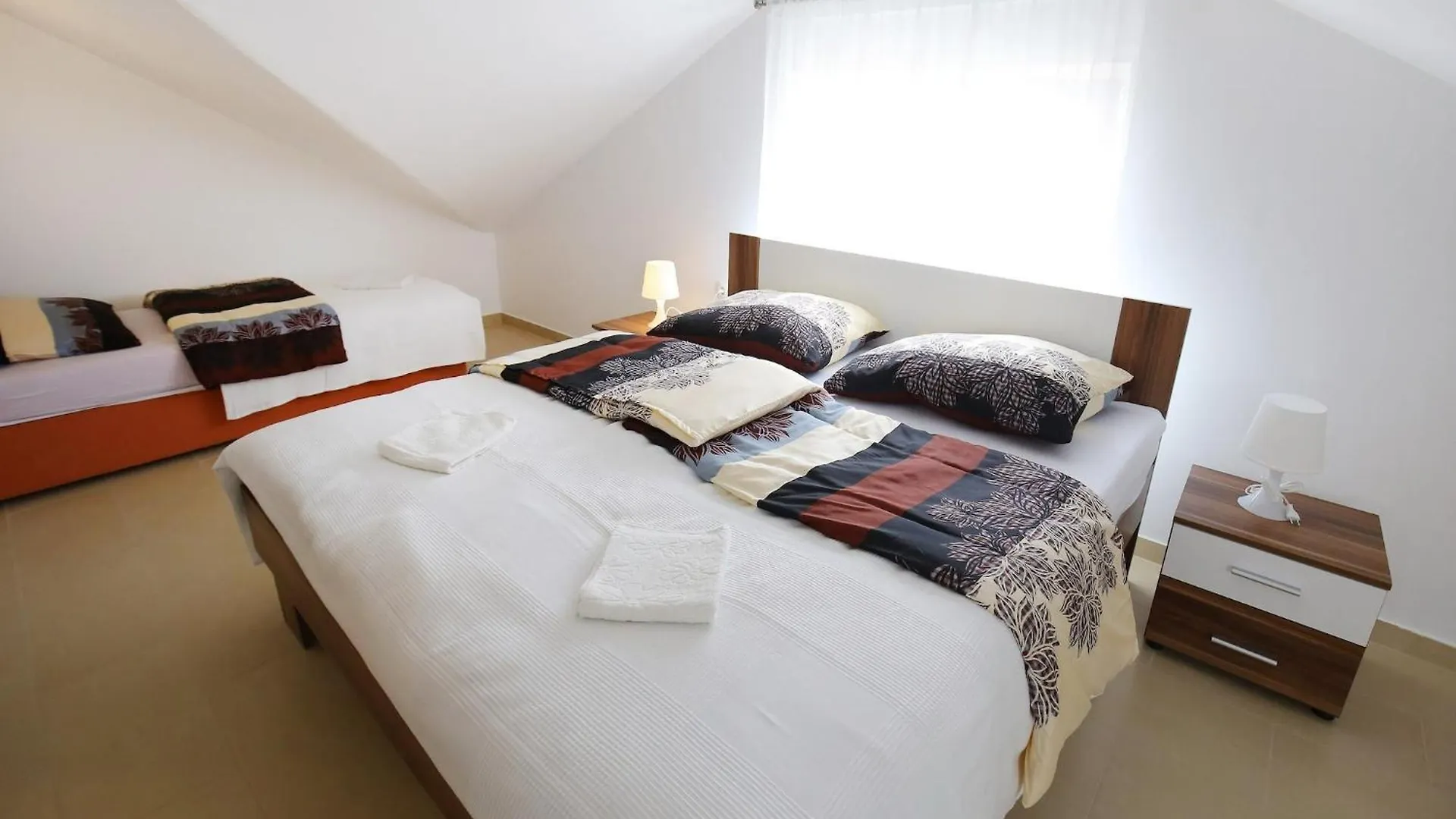 Apartments Kapetan - Two Bedroom Apartment With Terrace Sukošan