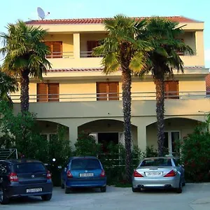  Apartmán & Ana
